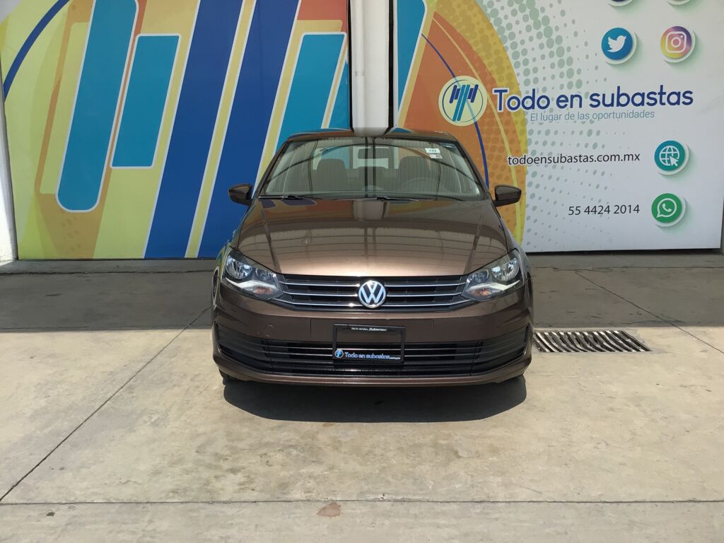 2017 Volkswagen Vento 4p Startline L4/1.6 Tiptronic    2017 Volkswagen Vento Venta Exteriores 2