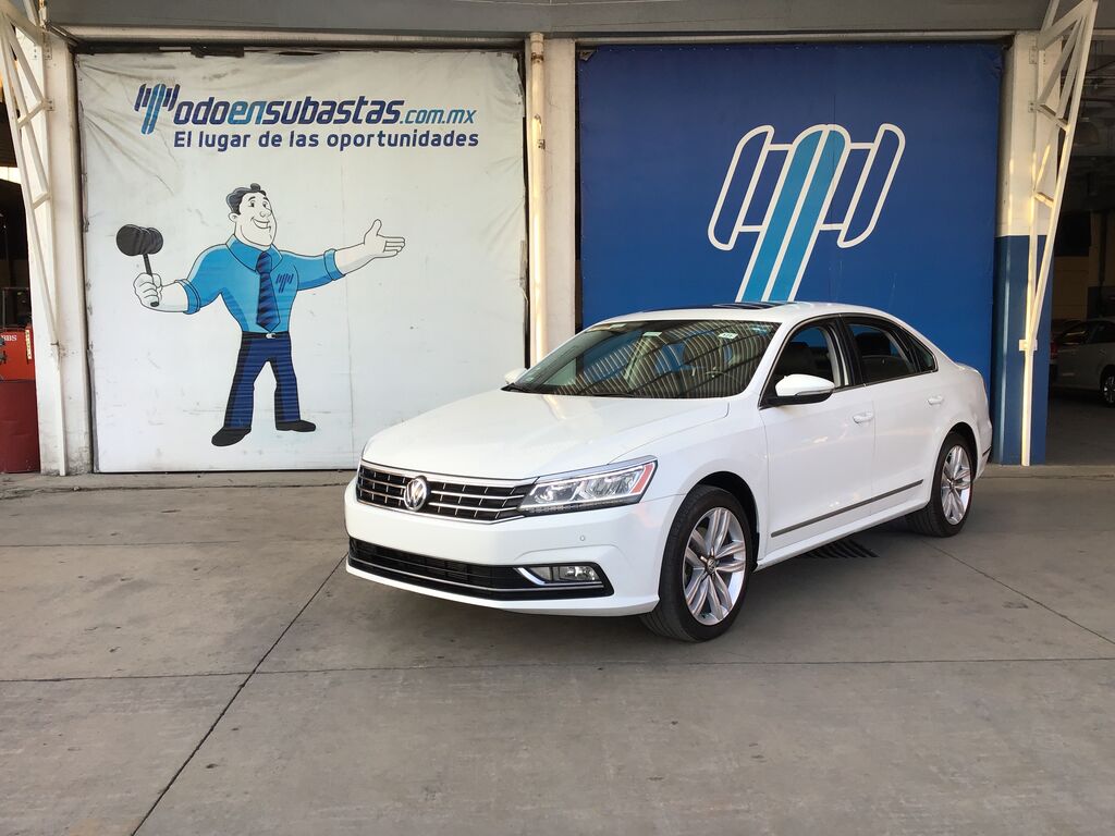 Imagen principal de 2017 Volkswagen Passat 4p V6/3.6 DSG