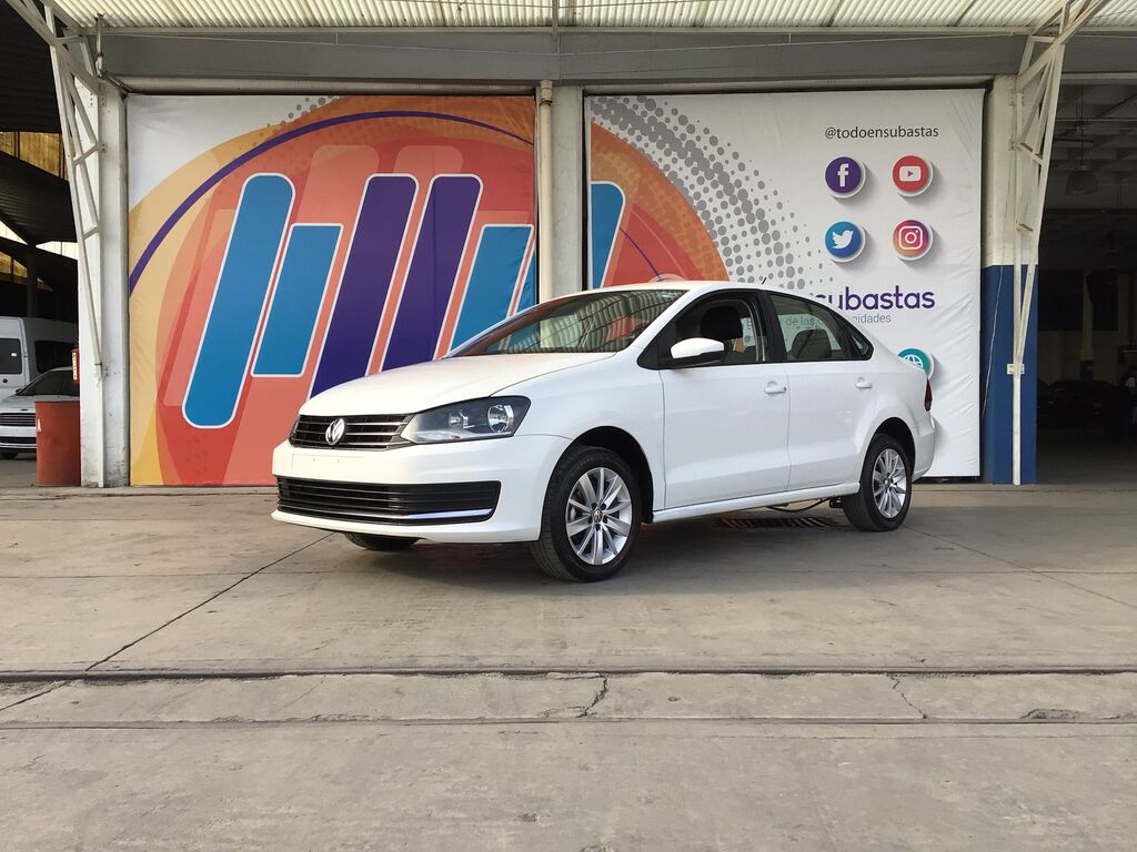 Imagen principal de 2018 Volkswagen Vento 4p Comfortline L4/1.6 Man      