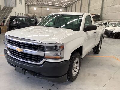 2016 Chevrolet Silverado 2p LS Cabina Regular V6/4.3 Man A/A