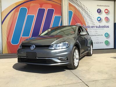 2019 Volkswagen.  Golf 5p   Comfortline L4/1.4/T Man