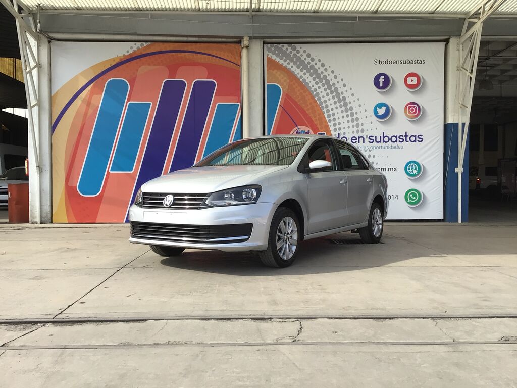 Imagen principal de 2019 Volkswagen Vento 4p Comfortline L4/1.6 Man 