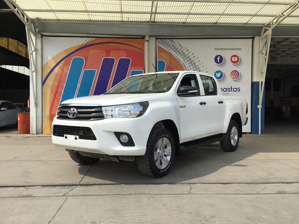 Imagen principal de 2017 Toyota Hilux 4p Doble Cabina SR L4/2.7 Man
