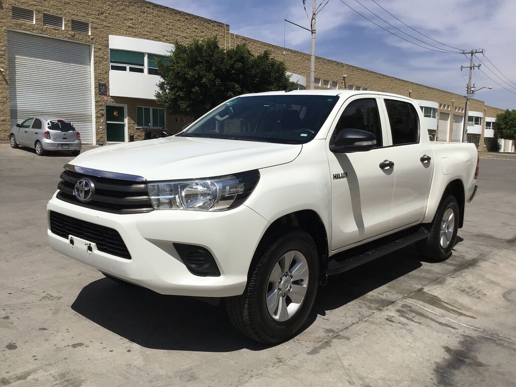 Imagen principal de 2017 Toyota Hilux 4p Doble Cabina SR L4/2.7 Man