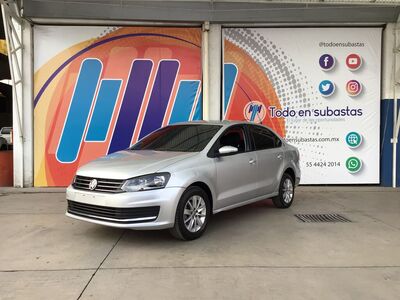 2018 Volkswagen Vento 4p Comfortline L4/1.6 Man      