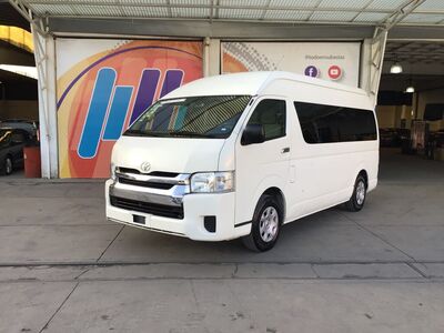 2018 Toyota Hiace 4p L4/2.7 Man 15 Pas