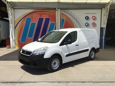 2017 Peugeot Partner 5p L4/1.6/T Diesel Man A/A 