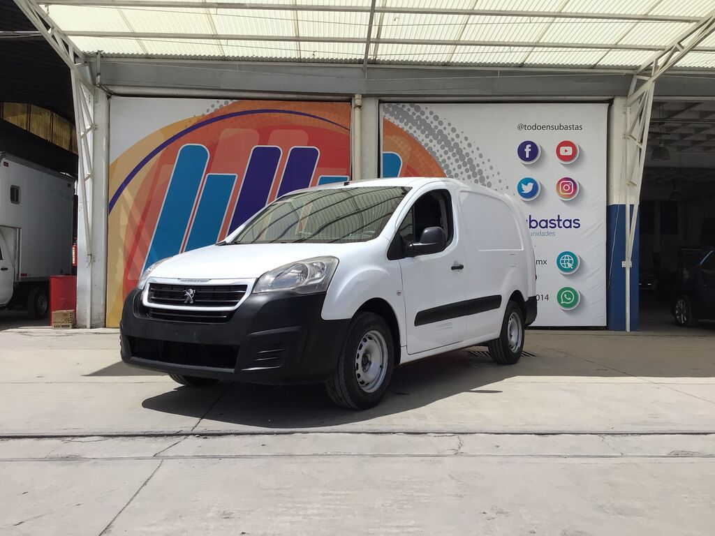 Imagen principal de 2017 Peugeot Partner 5p L4/1.6/T Diesel Man A/A 