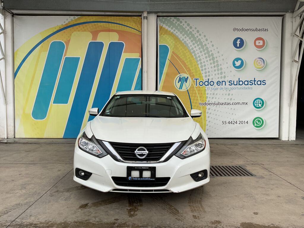 Nissan Altima 2017 4p Sense L4/2.5 CVT 2017 Nissan Altima Venta Exteriores 2