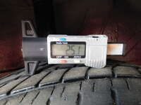 2017 Toyota Yaris 4p Sedán Core L4/1.5 CVT 2017 Toyota Yaris Venta Llantas 9