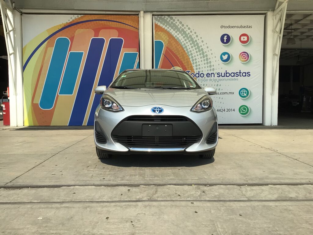 Toyota Prius 2021 5p C Híbrido L4/1.5 ECT-i 2021 Toyota Prius Venta Exteriores 2