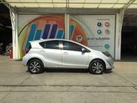 Toyota Prius 2021 5p C Híbrido L4/1.5 ECT-i 2021 Toyota Prius Venta Exteriores 4