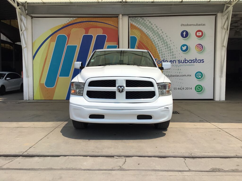 Dodge Ram 1500 2017 2p ST Cabina Regular V6/3.6 Aut 4X2  2017 Dodge Ram 1500 Venta Exteriores 2