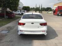 2021 Kia Rio 4p Sedán L L4/1.6 Man  2021 Kia Rio Venta Exteriores 6