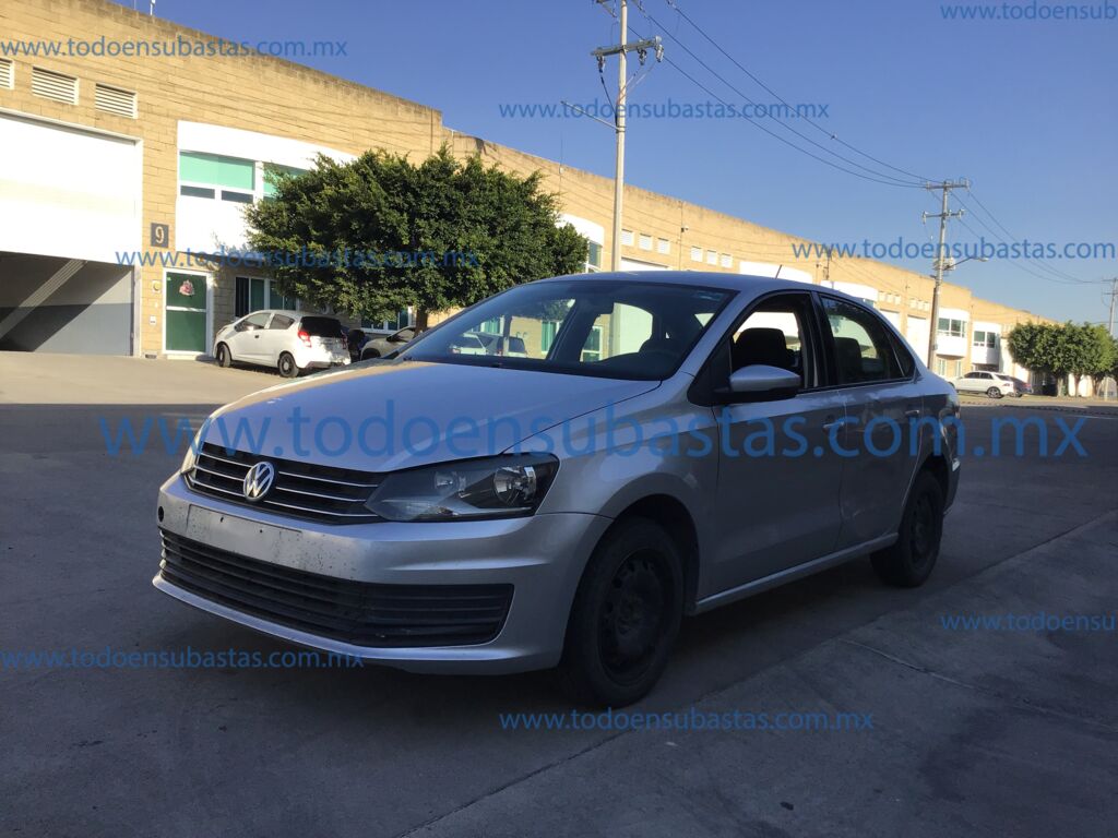 2017 Volkswagen Vento 4p Startline L4/1.6 Tiptronic D42DE9CB-9CD6-4B21-8A29-4469A8779DFC