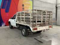 Nissan NP300 Estacas 2014 2p L4/2.4 Man Edición Especial  2014 Nissan NP300 Estacas Venta Exteriores 7