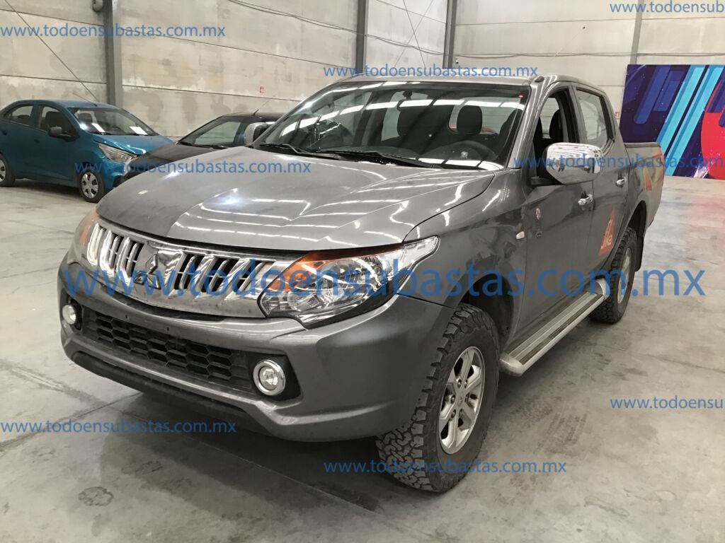 Mitsubishi L200 2018 4p Doble Cabina L4/2.5/T Diesel Man 4X4 2018 Mitsubishi L200 Ingreso Exteriores 0