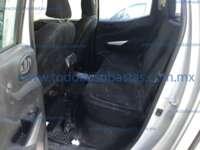 Nissan NP300 Doble Cabina 2018 4p SE L4/2.5 Man A/A Paq. Seg. 2018 Nissan NP300 Doble Cabina Ingreso Interiores 15