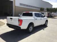 Nissan NP300 Doble Cabina 2017 4p SE L4/2.5 Man A/A Paq. Seg. 2017 Nissan NP300 Doble Cabina Venta Exteriores 5