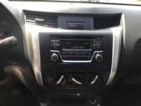 Nissan NP300 Doble Cabina 2017 4p SE L4/2.5 Man A/A Paq. Seg. 2017 Nissan NP300 Doble Cabina Venta Interiores 3