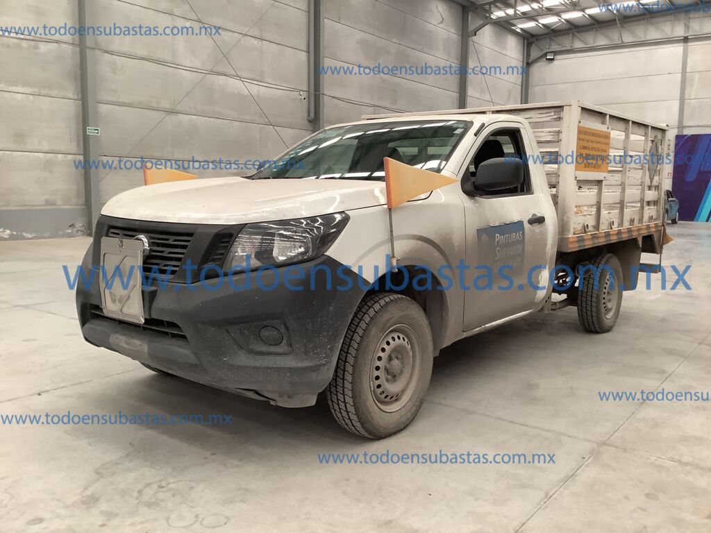 Nissan NP300 Estacas 2019 2p L4/2.5 Man D/H Paq. Seg. 2019 Nissan NP300 Estacas Ingreso Exteriores 0