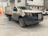 Nissan NP300 Estacas 2019 2p L4/2.5 Man D/H Paq. Seg. 2019 Nissan NP300 Estacas Ingreso Exteriores 2