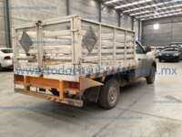 Nissan NP300 Estacas 2019 2p L4/2.5 Man D/H Paq. Seg. 2019 Nissan NP300 Estacas Ingreso Exteriores 4