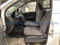 Nissan NP300 Estacas 2019 2p L4/2.5 Man D/H Paq. Seg. 2019 Nissan NP300 Estacas Ingreso Interiores 13