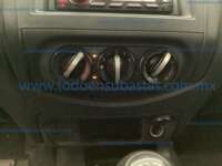 Nissan NP300 Estacas 2019 2p L4/2.5 Man D/H Paq. Seg. 2019 Nissan NP300 Estacas Ingreso Interiores 7