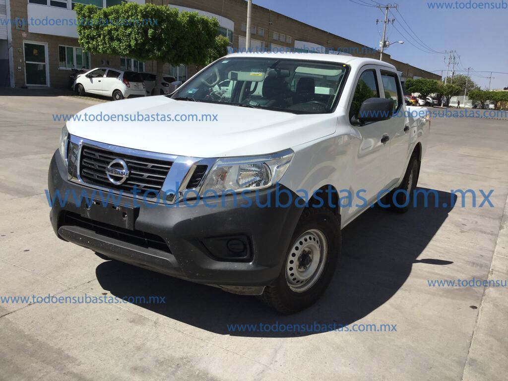 Nissan NP300 Doble Cabina 2018 4p SE L4/2.5 Man A/A Paq. Seg. 2018 Nissan NP300 Doble Cabina Ingreso Exteriores 0