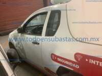 Chevrolet Tornado 2015 2p LS L4/1.8 Man Paquete B 20230420_193854423_iOS
