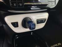 Toyota Prius 2017 5p Base Hibrido L4/1.8 Aut 2017 Toyota Prius Venta Interiores 12