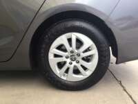 Toyota Prius 2017 5p Base Hibrido L4/1.8 Aut 2017 Toyota Prius Venta Llantas 4