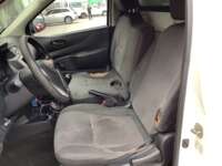 Nissan NP300 2017 2p Chasis Cabina L4/2.5 DH AA P/Seg 2017 Nissan NP300 Venta Interiores 14