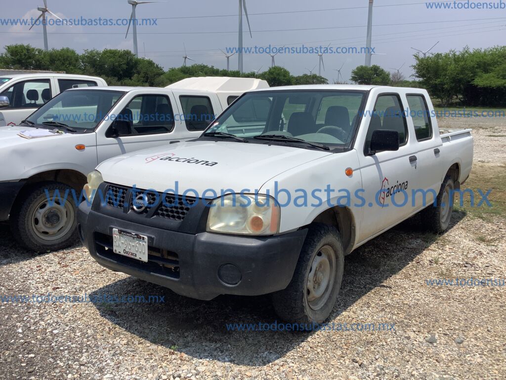 Nissan NP300 2014  20230620_182218637_iOS