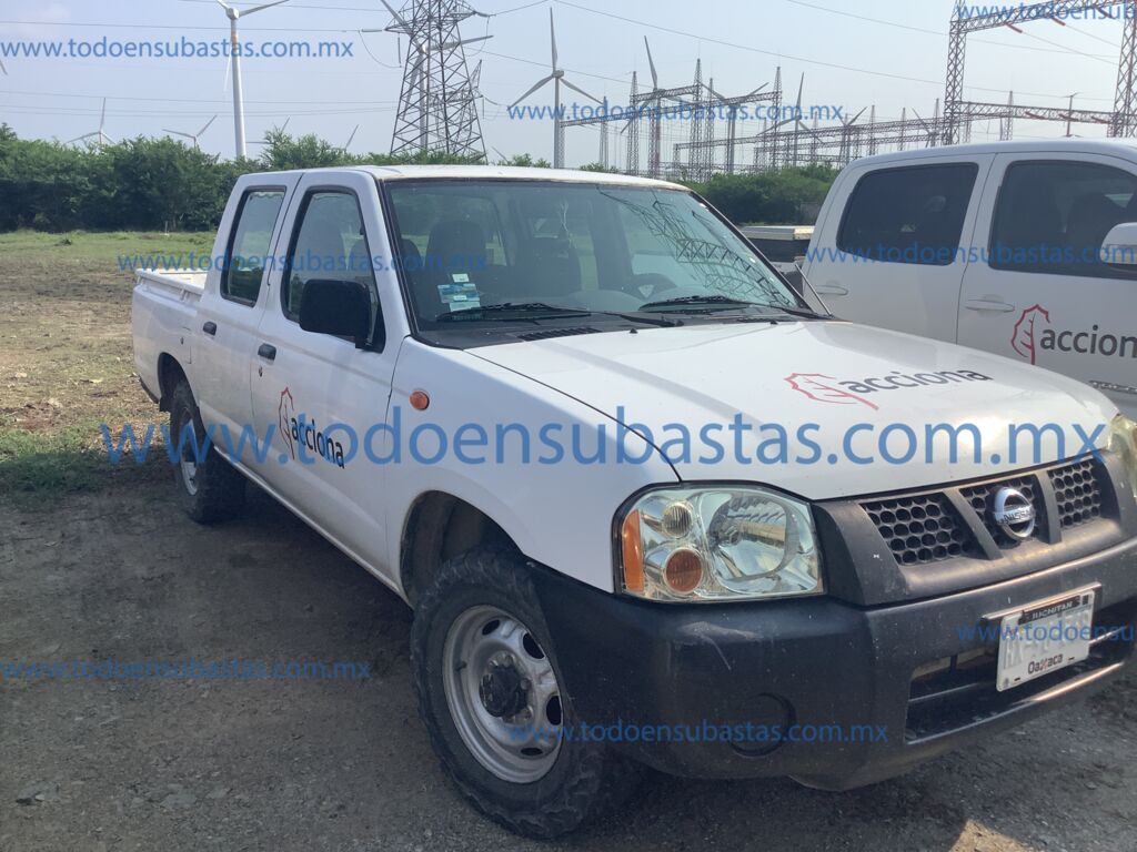 Nissan NP300 2014  20230620_221118957_iOS