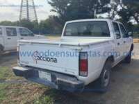 Nissan NP300 2014  20230620_221131644_iOS