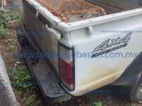 Nissan NP300 2013  20230621_151940632_iOS