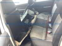 Nissan NP300 2013  20230621_153113694_iOS