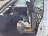 Nissan NP300 Pick Up 2011 2p L4/2.5/T Diesel 4X4 A/A 2011 Nissan NP300 Pick Up Ingreso Interiores 1