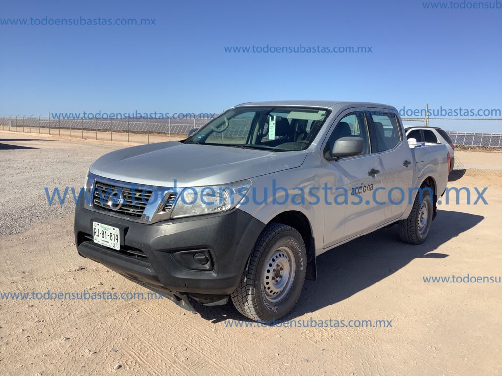Nissan NP300 Doble Cabina 2016 4p SE L4/2.5 Man A/A Paq. Seg.     9FBCD99E-5BC8-49A4-AA47-C909962480FC
