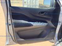 Nissan NP300 Doble Cabina 2016 4p SE L4/2.5 Man A/A Paq. Seg.     BB09719E-1C9B-44FF-ABD1-217D18B47B4F