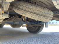 Nissan NP300 Doble Cabina 2016 4p SE L4/2.5 Man A/A Paq. Seg.     2016 Nissan NP300 Doble Cabina Ingreso Llantas 12