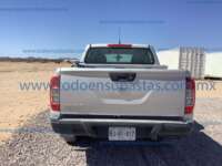 Nissan NP300 Doble Cabina 2016 4p SE L4/2.5 Man A/A Paq. Seg.     75D2931F-1072-4ACC-A5FC-D13865197C87