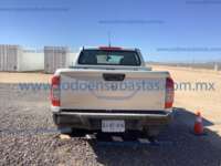 Nissan NP300 Doble Cabina 2016 4p SE L4/2.5 Man A/A Paq. Seg.     1701B938-EFD5-4934-A800-A793E74197E8