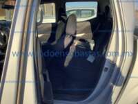 Nissan NP300 Doble Cabina 2016 4p SE L4/2.5 Man A/A Paq. Seg.     B9187BF4-D15F-49F4-A995-10E01684D3A5