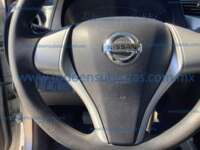 Nissan NP300 Doble Cabina 2016 4p SE L4/2.5 Man A/A Paq. Seg.     15E28DD4-3350-44DF-95C1-0BBDE1EDCE86