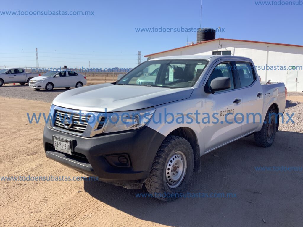 Nissan NP300 Doble Cabina 2016 4p SE L4/2.5 Man A/A Paq. Seg.     8E979B88-6AA4-422E-91EF-25EDACD5BE31