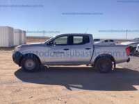 Nissan NP300 Doble Cabina 2016 4p SE L4/2.5 Man A/A Paq. Seg.     7A30449A-22FC-4048-9FCC-396BB495BDFD