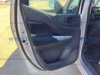 Nissan NP300 Doble Cabina 2016 4p SE L4/2.5 Man A/A Paq. Seg.     21029339-562F-4E61-A800-3E77CA42689C